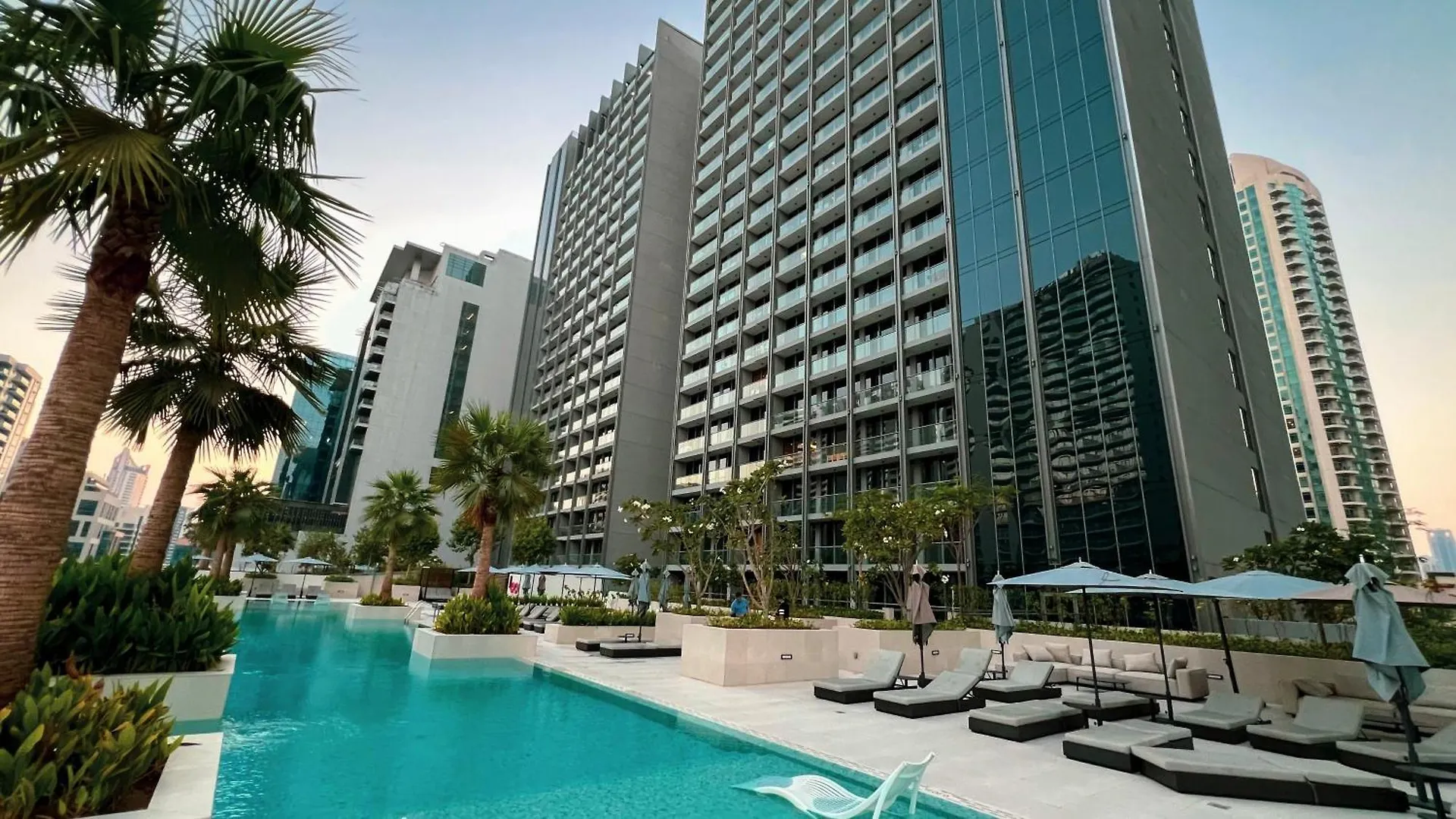 Apartment Luxurious New Studio! 2 Double Beds! Sleek Design & High-End Amenities In Dubai Downtown