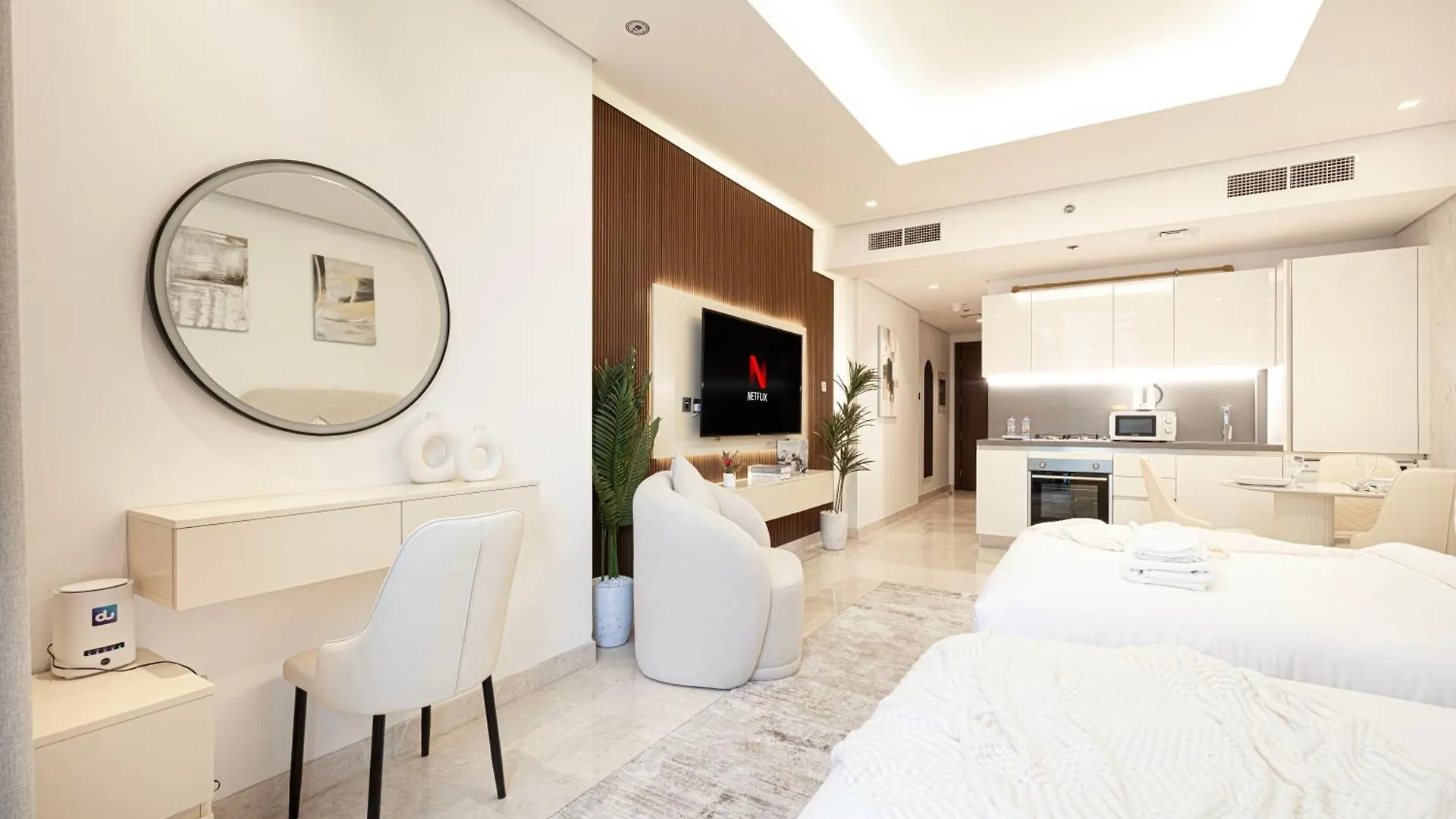 Luxurious New Studio! 2 Double Beds! Sleek Design & High-End Amenities In Dubai Downtown 0*,