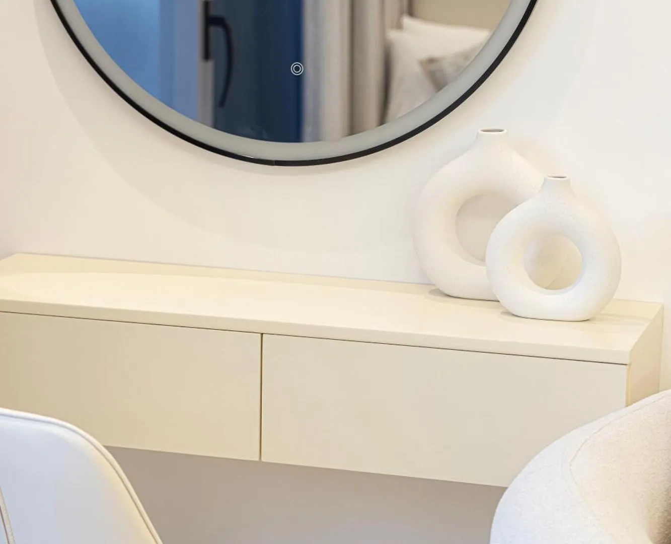 Luxurious New Studio! 2 Double Beds! Sleek Design & High-End Amenities In Dubai Downtown Apartment