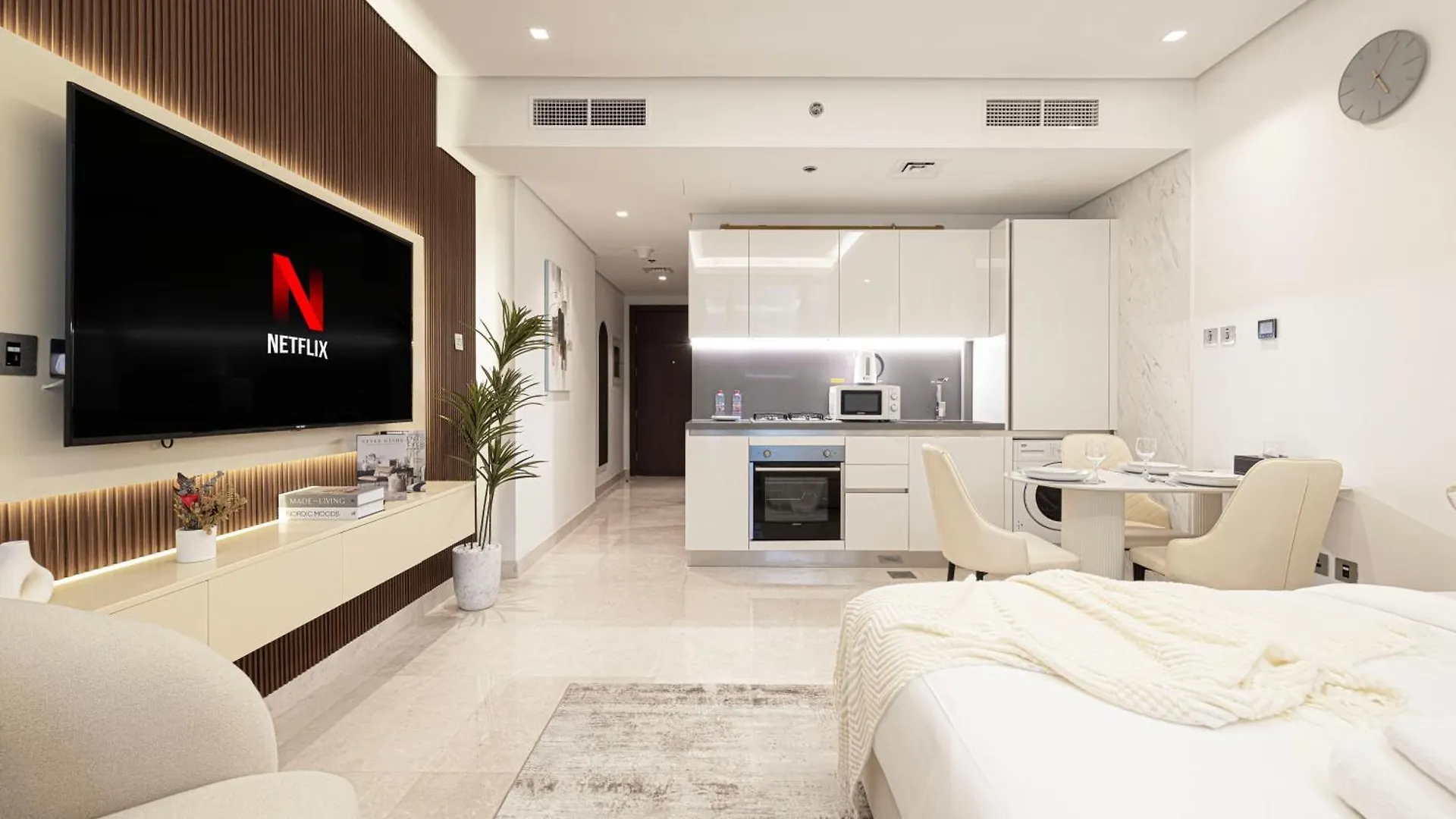 Apartment Luxurious New Studio! 2 Double Beds! Sleek Design & High-End Amenities In Dubai Downtown United Arab Emirates